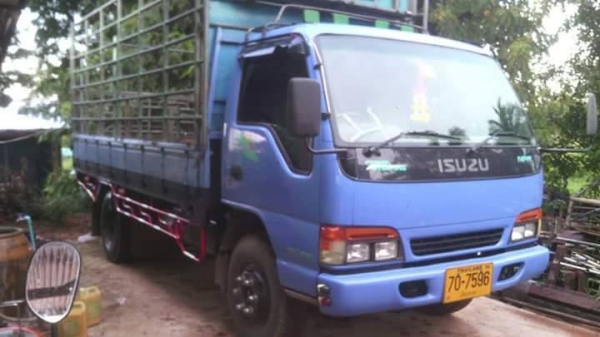 ขายรถ6ล้อ ISUZU NPR130เทอร์โบ ปี46 ยาว4.30เมตร เครื่องดีแคชซีสวย สภาพพร้อมใช้งาน เอกสารพร้อมโอน สนใจโทร 090-8588220คุณนะ 093-3258446คุณบิว หรือเข้าดูสินค้าอื่นๆได้ที่ www.truck.in.th/498 หรือเพจFacebook ณรงค์ ซื้อขายรถมือสอง (เว็บไซต์ส่วนตัว) หรือFacebook