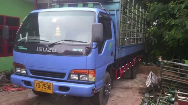 ขายรถ6ล้อ ISUZU NPR130เทอร์โบ ปี46 ยาว4.30เมตร เครื่องดีแคชซีสวย สภาพพร้อมใช้งาน เอกสารพร้อมโอน สนใจโทร 090-8588220คุณนะ 093-3258446คุณบิว หรือเข้าดูสินค้าอื่นๆได้ที่ www.truck.in.th/498 หรือเพจFacebook ณรงค์ ซื้อขายรถมือสอง (เว็บไซต์ส่วนตัว) หรือFacebook
