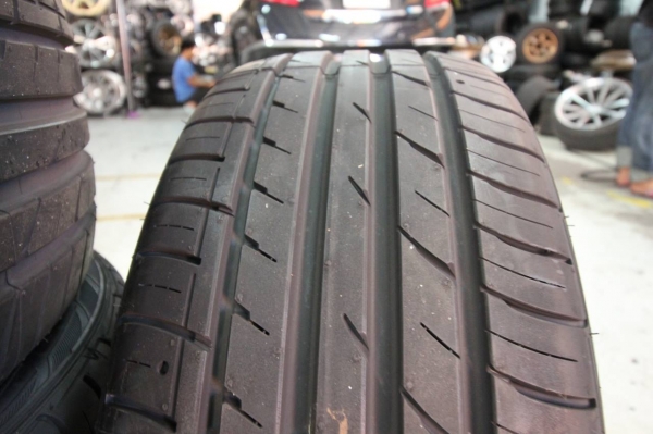 ยาง FALKEN ZE914 ECORUN 235/40R18