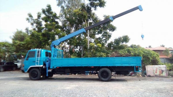 ขายรถ 6ล้อ อิซูซู  ติดเครน ราคา 820,000 บาท