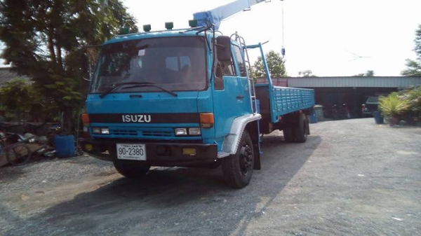 ขายรถ 6ล้อ อิซูซู  ติดเครน ราคา 820,000 บาท