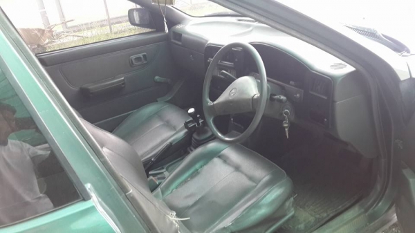 ขายรถ Nissan NV สนใจติดต่อ089-7772038