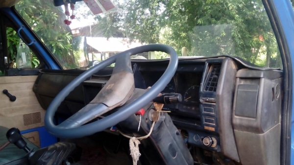 ขายด่วนรถ 6 ล้อดัมพ์ Isuzu 115 แรงม้า สภาพพร้อมใช้งาน รถทีมงานฝากขาย ราคา 550,000 บาท สนใจโทร. 084-6029928