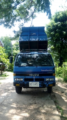 ขายด่วนรถ 6 ล้อดัมพ์ Isuzu 115 แรงม้า สภาพพร้อมใช้งาน รถทีมงานฝากขาย ราคา 550,000 บาท สนใจโทร. 084-6029928