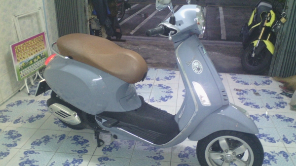 ประกาศขายรถมอเตอร์ไซค์รถบ้านใช้แนวคลาสสิครุ่นใหม่ ยี่ห้อเวสป้า รุ่นPRIMAVERA 3V 125CC สภาพสวยเดิม รถพร้อมใช้