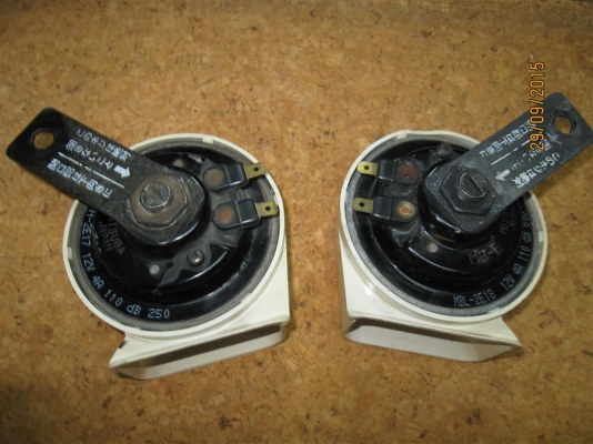 (ลดราคา) แตรหอยโข่ง MITSUBA ALPHA สีขาว ของ Japan แท้ ๆ