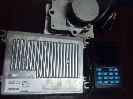ขาย กล่อง จอ มอเตอร์คันเร่งKOMATSU PC200-7 ของใหม่ ขาย กล่อง จอ มอเตอร์คันเร่งKOMATSU PC200-7 ของใหม่