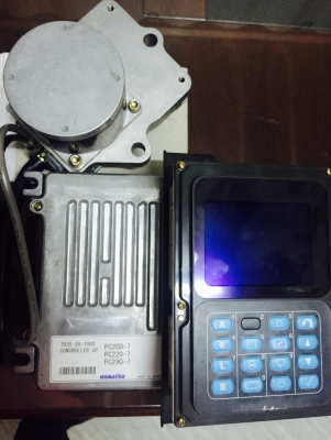 ขาย กล่อง จอ มอเตอร์คันเร่งKOMATSU PC200-7 ของใหม่ ขาย กล่อง จอ มอเตอร์คันเร่งKOMATSU PC200-7 ของใหม่