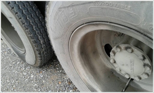 ขายสิบล้อ ISUZU 195 พ่วงเเม่ลูกบรรทุกอาหารสัตว์