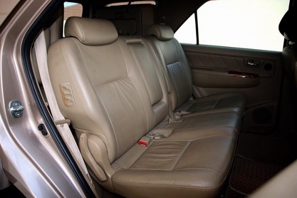 ขายด่วน TOYOTA FORTUNER 2.7V ปี2009 สีทอง เกียร์AUTO