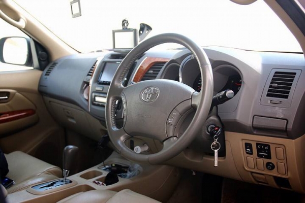 ขายด่วน TOYOTA FORTUNER 2.7V ปี2009 สีทอง เกียร์AUTO