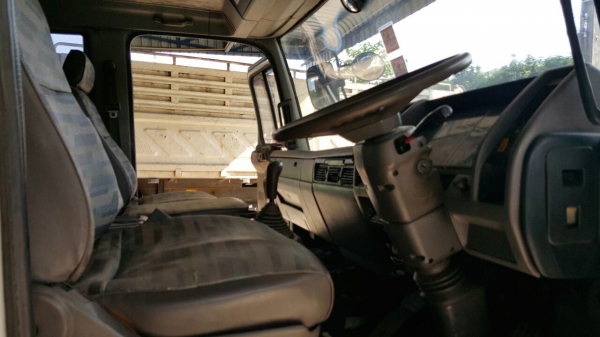 รถฮีโน่ 10 ล้อ ท้ายลาด FM3H  195 แรงม้า. ปี 39    สนใจติดต่อ   081 - 6079515