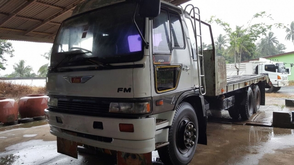 รถฮีโน่ 10 ล้อ ท้ายลาด FM3H  195 แรงม้า. ปี 39    สนใจติดต่อ   081 - 6079515