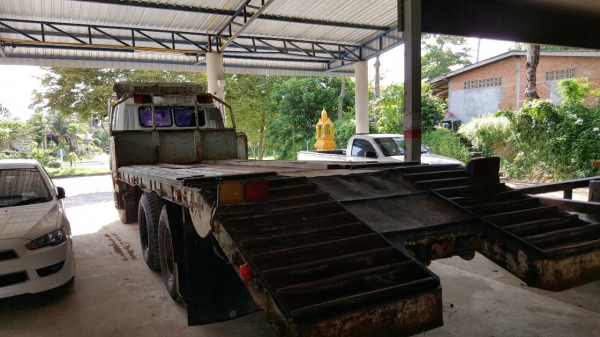 รถฮีโน่ 10 ล้อ ท้ายลาด FM3H  195 แรงม้า. ปี 39    สนใจติดต่อ   081 - 6079515