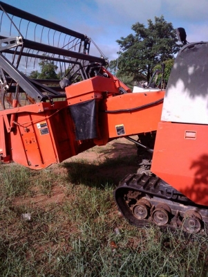 ขายรถเกี่ยวข้าว คูโบต้า รุ่น DC 60  ปี 2554