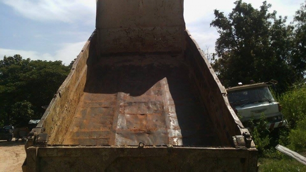 HINO KL หกล้อดั้มยาง8.25 สภาพดี เครื่องเดิมแน่นดี มีทะเบียน พร้อมโอน