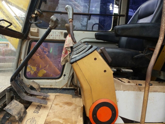 ขายรถแบคโฮ KOBELCO SK200-/// เอกสารเล่มทะเบียน ระบบไฟเต็ม ราคา 870000