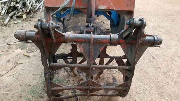 ขายรถไถฟอร์ด 6600 เสื้อลาย ติดคีบสามารถ เอกสารเล่มทะเบียนครบ ยางไม่ค่อยสวย กับมือคีบต้องได้ซ่อมนะครับ ขายรถไถฟอร์ด 6600 เสื้อลาย ติดคีบสามารถ เอกสารเล่มทะเบียนครบ ยางไม่ค่อยสวย กับมือคีบต้องได้ซ่อมนะครับ