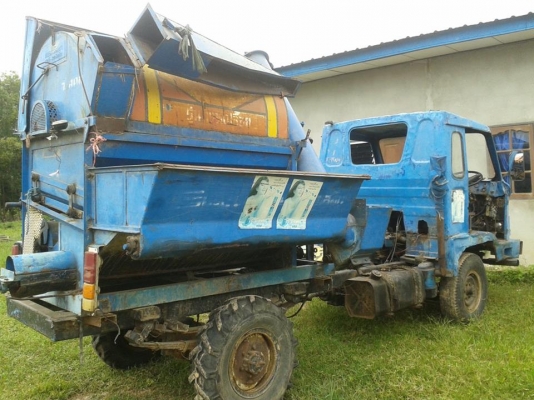 รถนวดสีข้าวเครื่องISUZU85 แรง สวยเกียร์ดีพร้อมใชั คันซีหน้า5 เพลาลอย