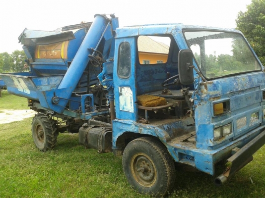 รถนวดสีข้าวเครื่องISUZU85 แรง สวยเกียร์ดีพร้อมใชั คันซีหน้า5 เพลาลอย