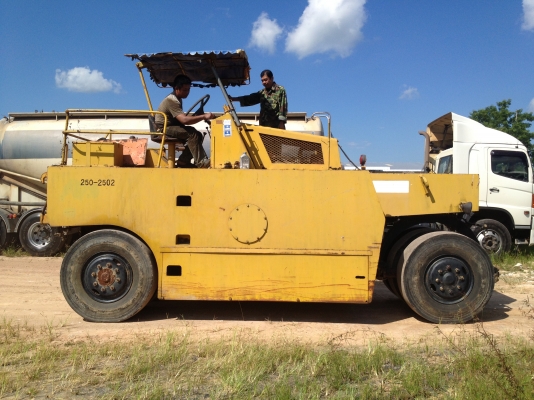 ขายรถบดล้อยาง 7 ล้อ ขายรถบดล้อยาง 7 ล้อ