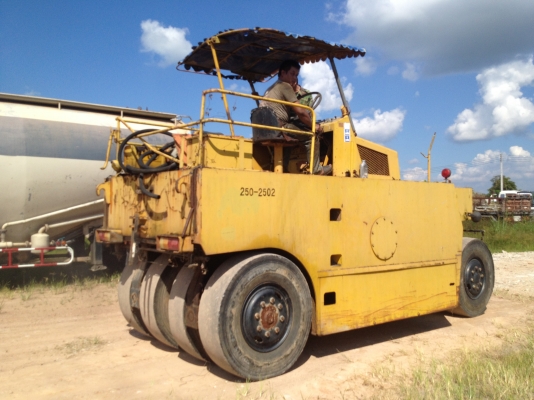 ขายรถบดล้อยาง 7 ล้อ ขายรถบดล้อยาง 7 ล้อ