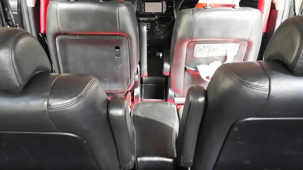 เบาะนั่งกลางแถวที่ 2 TOYOTA-WISH สีดำ มือ 2 เบาะนั่งกลางแถวที่ 2 TOYOTA-WISH สีดำ มือ 2