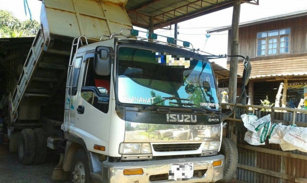 ขาย6ล้อดัมพ์ isuzu DECA195 แชชซีFRR ดัมพ์5คิวยาง8.25R16 แชชซีสวย เครื่องเดิม แต่งสวย เอกสารเล่มทะเบียนพร้อมโอน เบรคทิ๊ฟฟี่ แอร์เย็น หัวท็อปไฟฟ้า