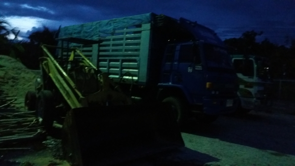 ขายรถตักสภาพดีครับkomasu sd20 ต่อแขนแล้ว ปากตักใหญ่