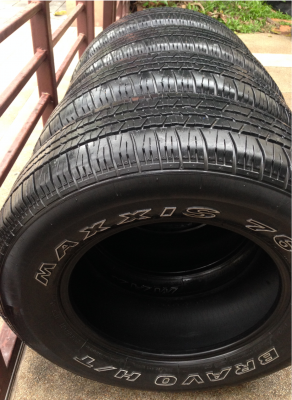 ยาง Maxxis 265 65 17 ปลายปี12 ดอกเต็มๆ ใช้กันยาว
