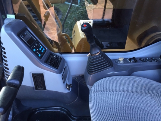 ขาย Komatsu Pc200 รุ่น 7 ราคา 1,690,000 บาท พร้อมใช้งาน ขาย Komatsu Pc200 รุ่น 7 ราคา 1,690,000 บาท พร้อมใช้งาน