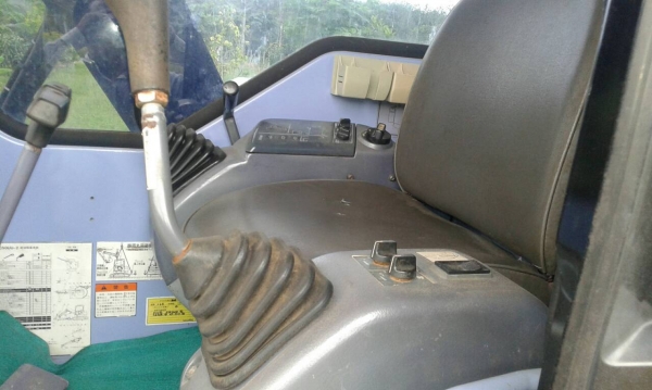 ขายรถแบคโฮ KOMATSU PC50UU-2E ซีเรียล 17294 เอกสารอินวอย ราคา 590000