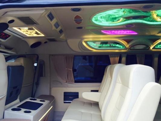 ขายด่วนๆ. รถตู้TOYOTA COMMUTER. ตู้ D4D  2500  CC   MT 2008  วีไอพี ราคา 749,000 บาทค่ะ. โทร 0922726669 ตันหยงค่ะ