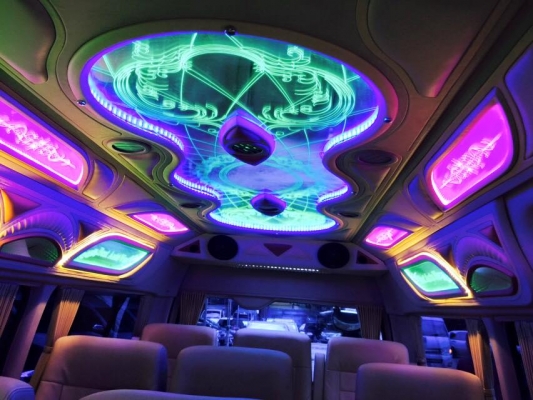 ขายด่วนๆ. รถตู้TOYOTA COMMUTER. ตู้ D4D  2500  CC   MT 2008  วีไอพี ราคา 749,000 บาทค่ะ. โทร 0922726669 ตันหยงค่ะ