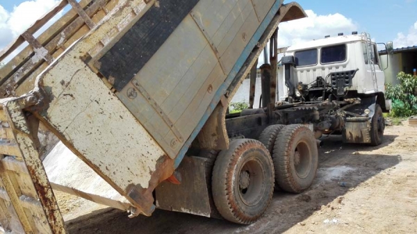 สิบล้อมือสอง,Hino Sumo227 EM100 เดิมๆ ดั๊มสองเพลา