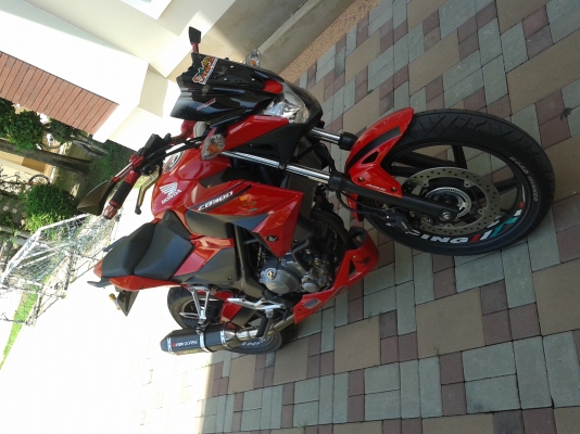 ขาย CB 300 F แต่งเต็ม วิ่งมา 1000 โล ขาย CB 300 F แต่งเต็ม วิ่งมา 1000 โล