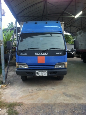 ขายด่วน!! รถตู้บรรทุก 6 ล้อ 2 เพลา สภาพดี