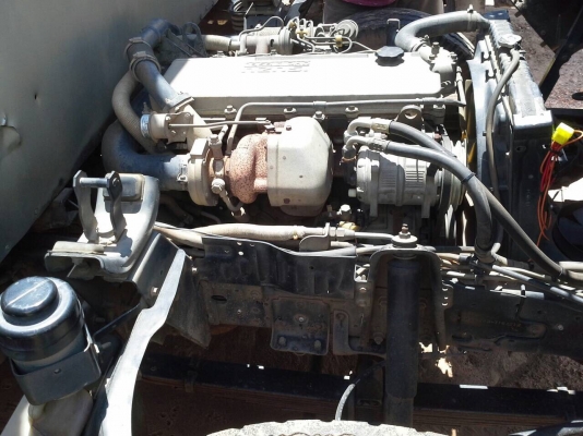 ขายด่วน!! รถตู้บรรทุก 6 ล้อ 2 เพลา สภาพดี