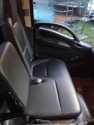 ขายด่วน!! รถตู้บรรทุก 6 ล้อ 2 เพลา สภาพดี