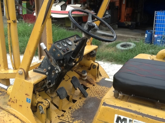 Mitsubishi fd20 สภาพดีพร้อมใช้เก่าญี่ปุ่น ยางตันล้อหน้าคู่ ราคาไม่แพงครับ