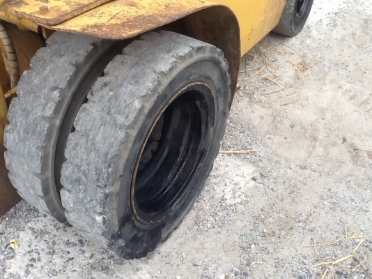 Mitsubishi fd20 สภาพดีพร้อมใช้เก่าญี่ปุ่น ยางตันล้อหน้าคู่ ราคาไม่แพงครับ