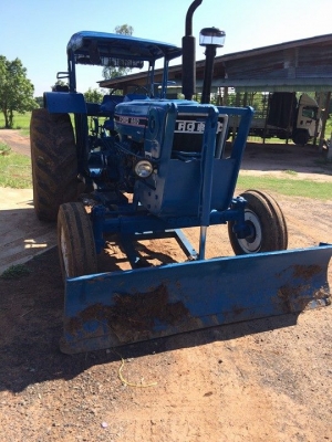 ขายรถไถ FORD 6600 อุปกรณ์ ดันหน้า ผานหลัง และผาน3 สภาพพร้อมใช้งาน เอกสารเล่มทะเบียนพร้อมโอน สนใจโทร 090-8588220คุณนะ 093-3258446คุณบิว หรือเข้าดูสินค้าอื่นๆได้ที่ www.truck.in.th/498 หรือเพจFacebook ณรงค์ ซื้อขายรถมือสอง (เว็บไซต์ส่วนตัว) หรือFacebook ตลา