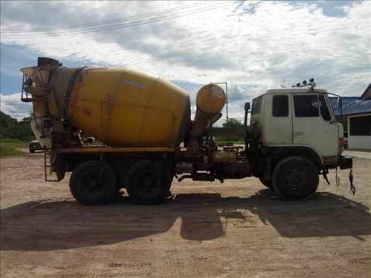 รถโม่ปูน ฮีโน่ 220 แรงม้า โม่ 5 คิว ทะเบียนพร้อมโอน รถโม่ปูน ฮีโน่ 220 แรงม้า โม่ 5 คิว ทะเบียนพร้อมโอน