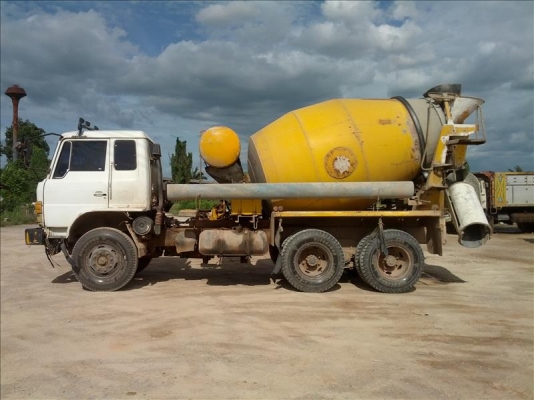 รถโม่ปูน ฮีโน่ 220 แรงม้า โม่ 5 คิว ทะเบียนพร้อมโอน รถโม่ปูน ฮีโน่ 220 แรงม้า โม่ 5 คิว ทะเบียนพร้อมโอน