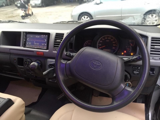 ขายรถตูแต่งวีไอพีเบาะสามแถวแอบัสท์โทร0877758887นางเสท์รถตู้ท่าพระ