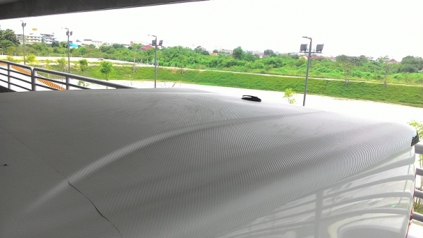 ขายฝาปิดกระบะหลังวีโก้สี่ประตูสีดำติดสติ๊กเกอร์สีขาวไฟฟ้าด่วนครับวันศุกร์จะกลับบ้านที่ร้อยเอ็ด จากระยอง ปราจีน สระแก้ว บุรีรัมย์ ร้อยเอ็ด ครับ