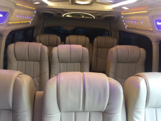 ขายรถตู้แต่งวีไอพปี13ดีเซล2.5เกียMTเบาะสามแถวแอร์บัวท์โทร0877758887นางเบสท์รถตู้ท่าพระ