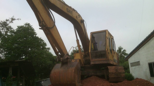 ขายรถแบคโฮ CAT E120 เครื่อง 6D-14 ราคา 550000