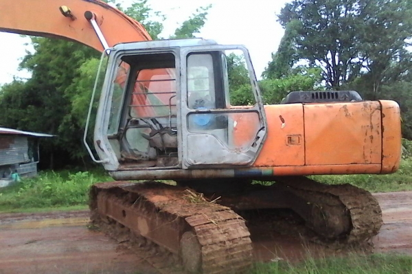 ขายรถแบคโฮ HITACHI EX200-2 ราคา 430000