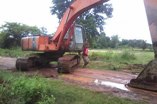 ขายรถแบคโฮ HITACHI EX200-2 ราคา 430000